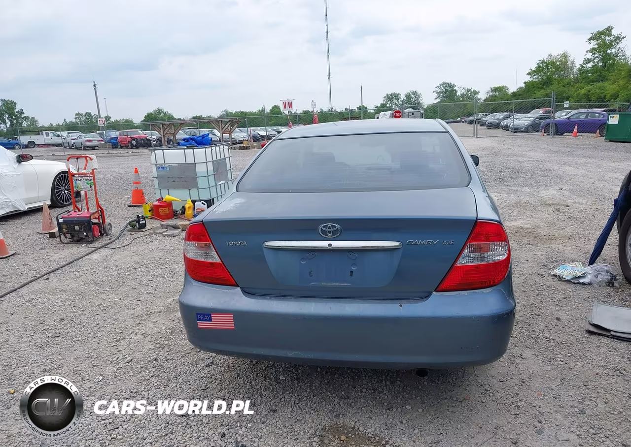 2002 Toyota Camry Xle VIN:JTDBE32K720062461 - 16