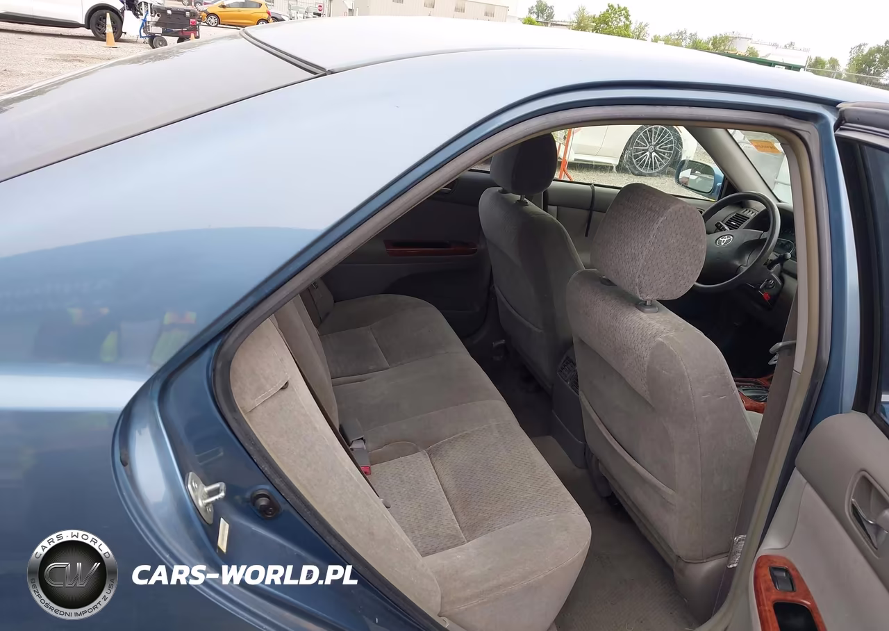 2002 Toyota Camry Xle VIN:JTDBE32K720062461 - 8