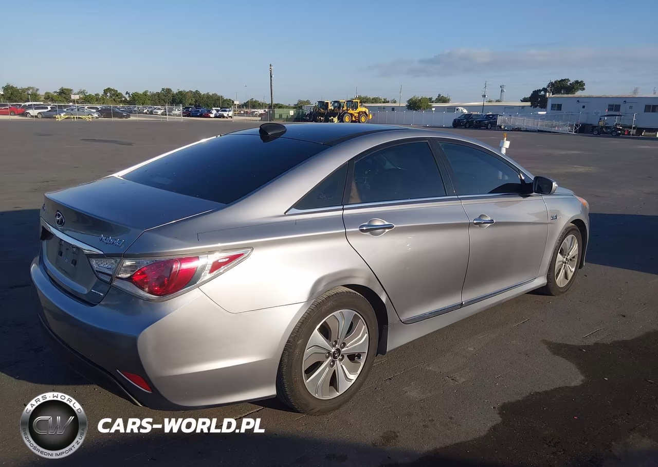 2015 Hyundai Sonata Hybrid Limited VIN:KMHEC4A40FA126329 - 4