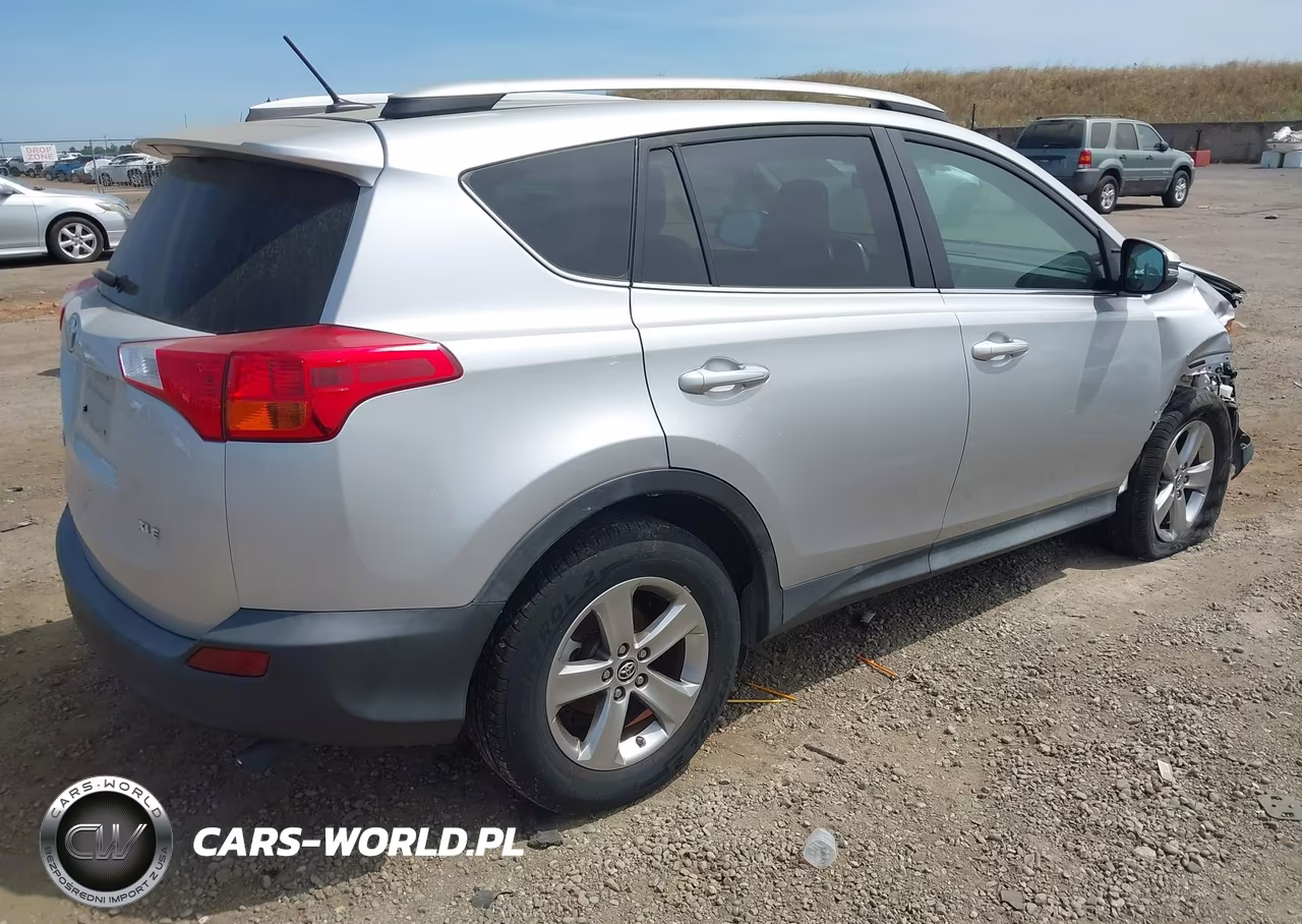 2015 Toyota Rav4 Xle VIN:2T3WFREV3FW181536 - 4