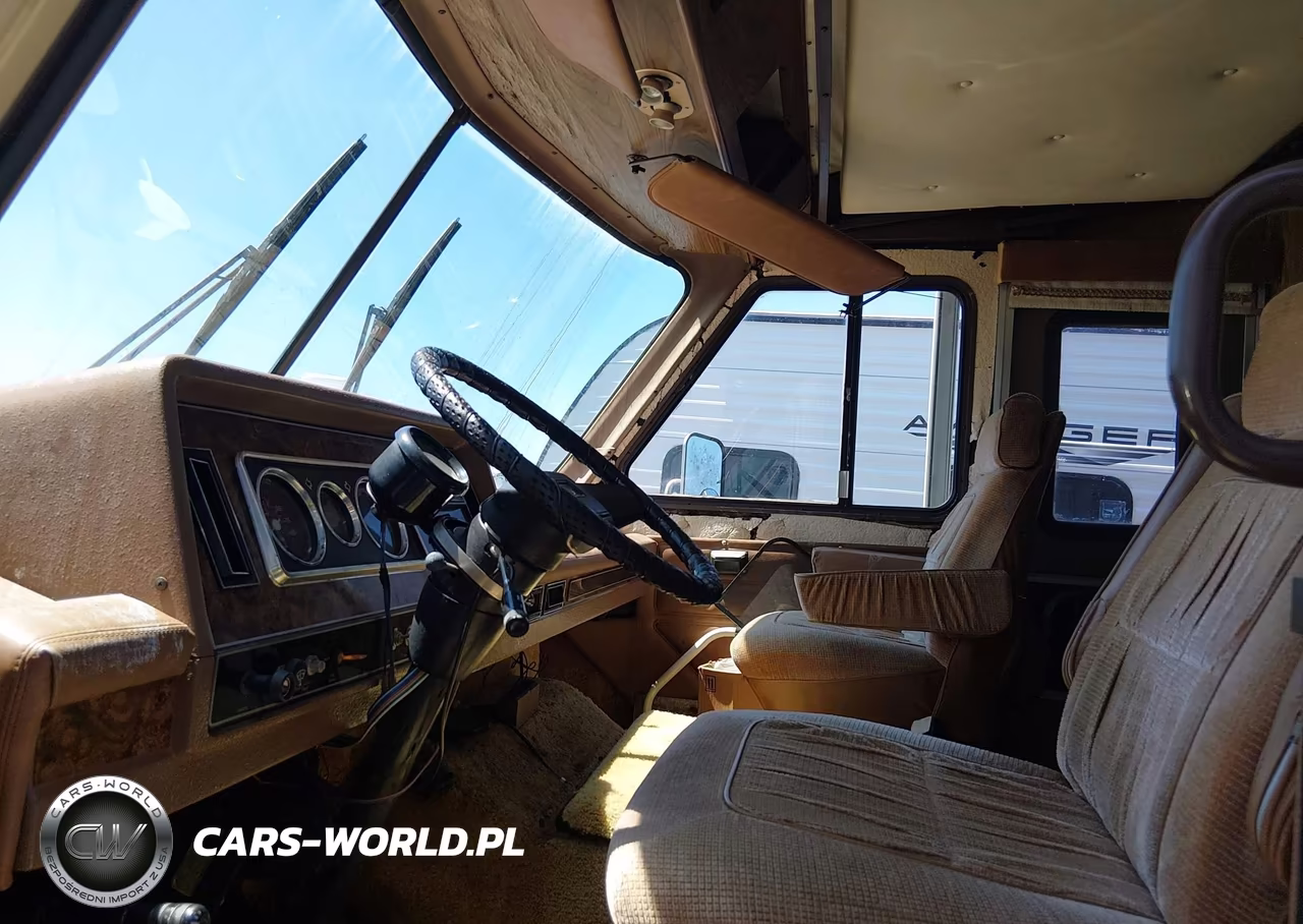 1984 Chevrolet P30 VIN:1GBJP37WXE3329438 - 5