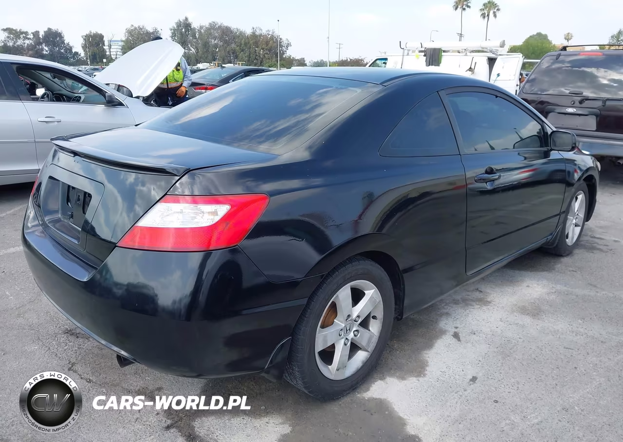 2007 Honda Civic Lx VIN:2HGFG12697H563083 - 4