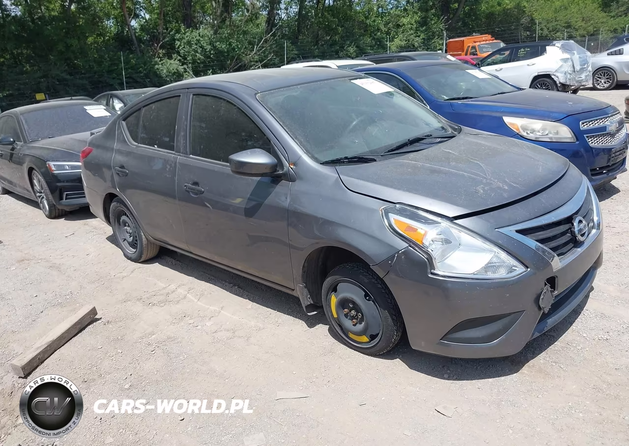 2017 Nissan Versa 1.6 S+