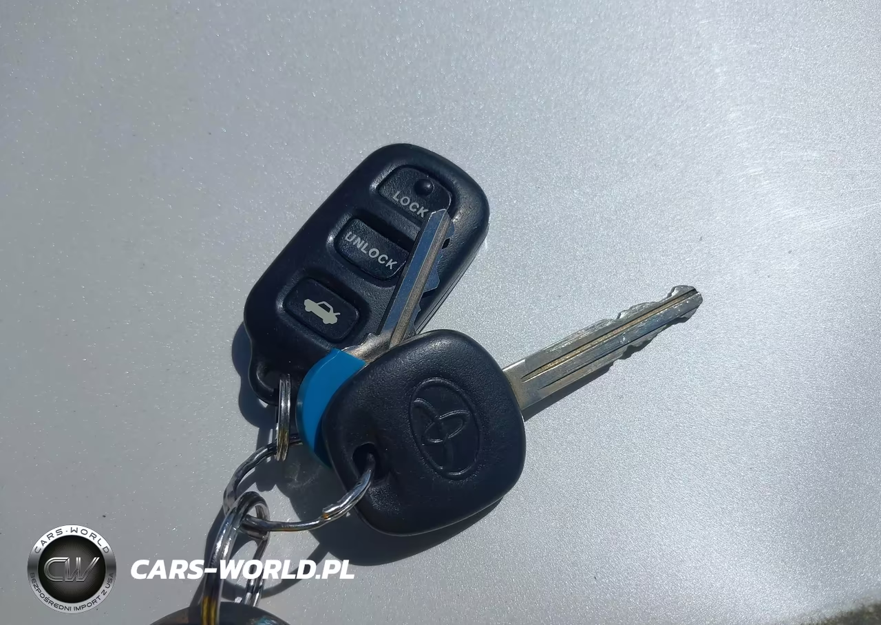 2003 Toyota Camry Xle VIN:4T1BE30KX3U220168 - 11
