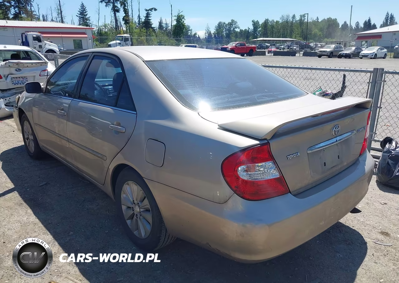 2003 Toyota Camry Xle VIN:4T1BE30KX3U220168 - 3