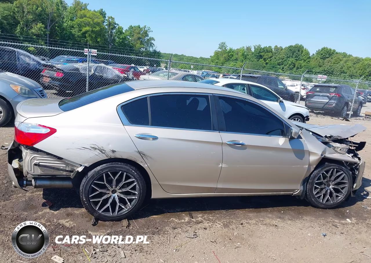 2015 Honda Accord Sport VIN:1HGCR2F50FA170204 - 13