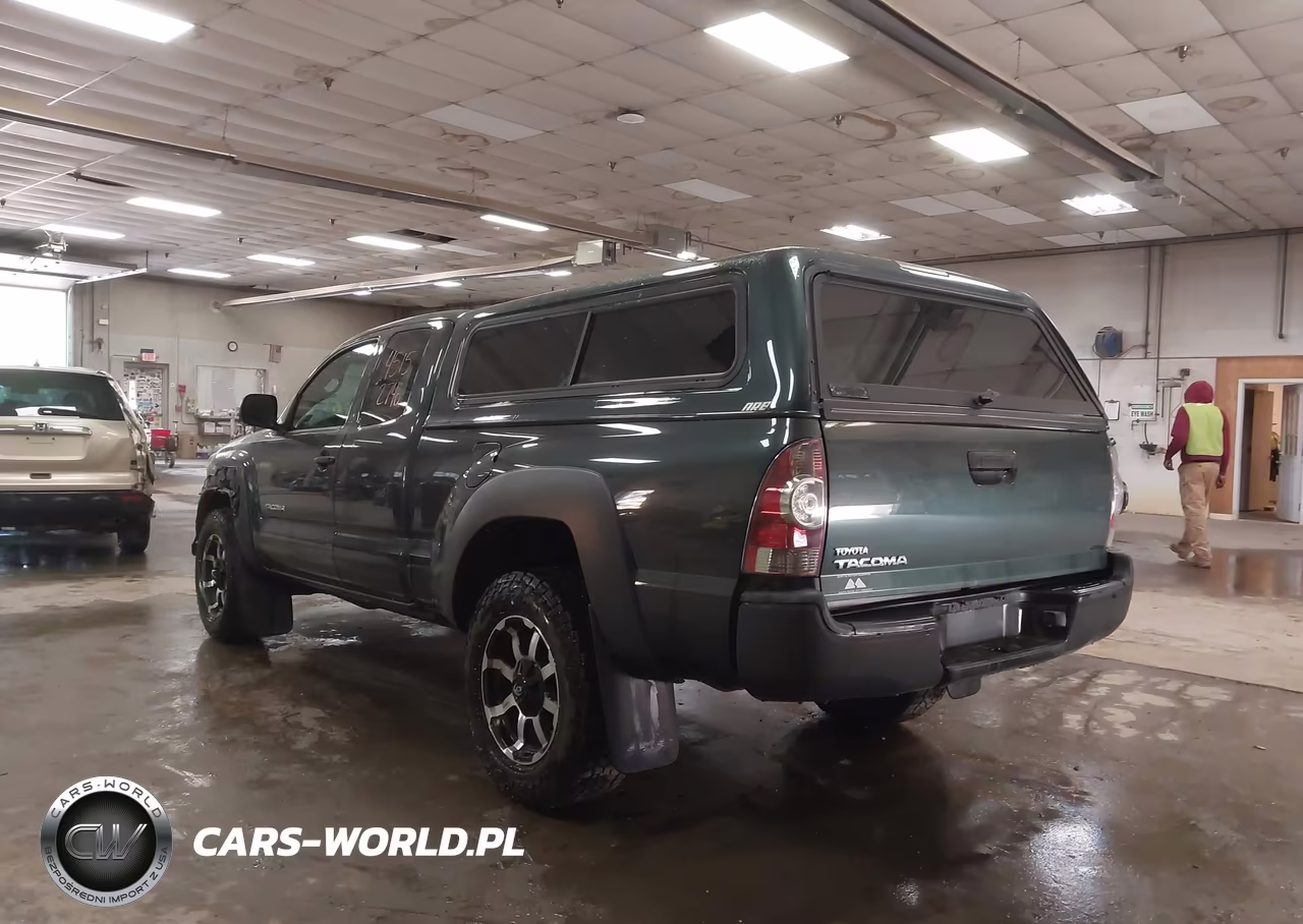 2010 Toyota Tacoma VIN:5TEUX4EN9AZ708175 - 3
