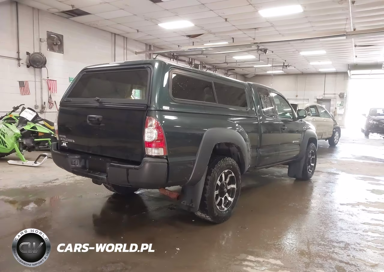 2010 Toyota Tacoma VIN:5TEUX4EN9AZ708175 - 4