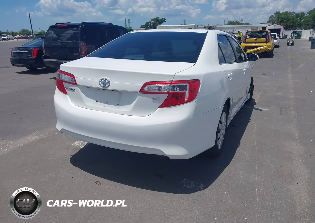2014 Toyota Camry Le VIN:4T1BF1FK1EU355518 - 4