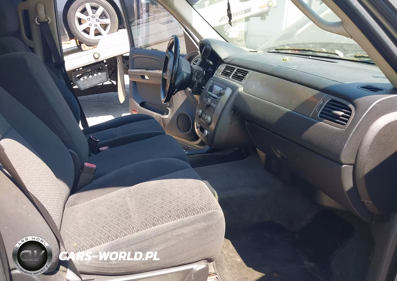 2007 Chevrolet Tahoe Ls VIN:1GNFC13J77R120919 - 5