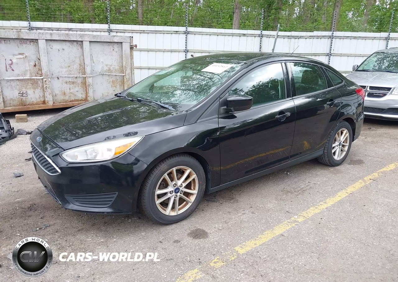 2018 Ford Focus Se VIN:1FADP3F22JL301110 - 2