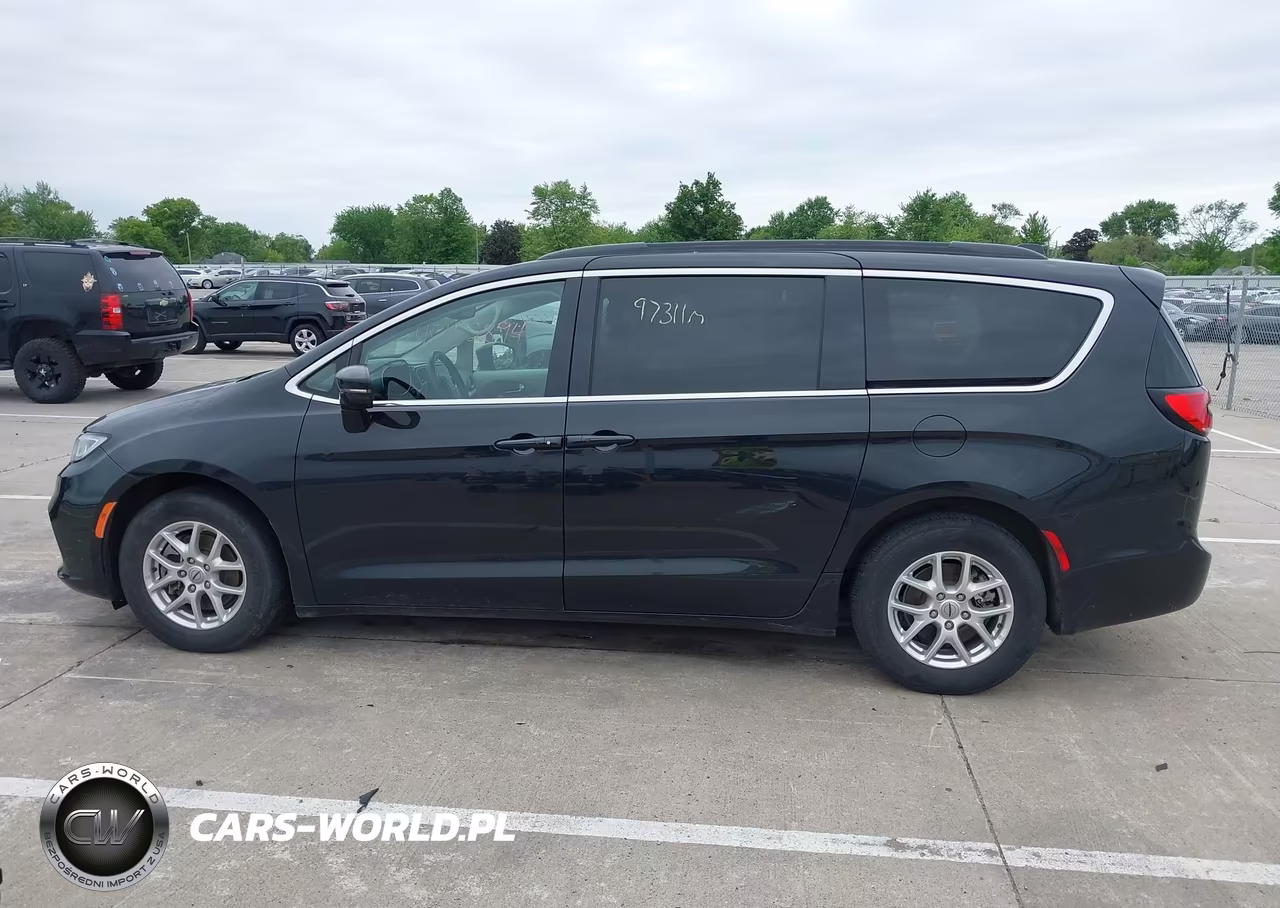 2022 Chrysler Pacifica Touring L VIN:2C4RC1BG7NR140445 - 14