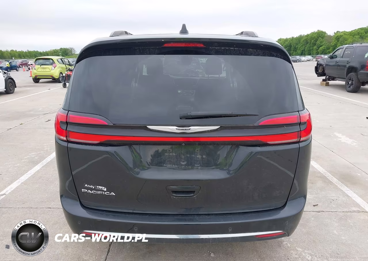 2022 Chrysler Pacifica Touring L VIN:2C4RC1BG7NR140445 - 16