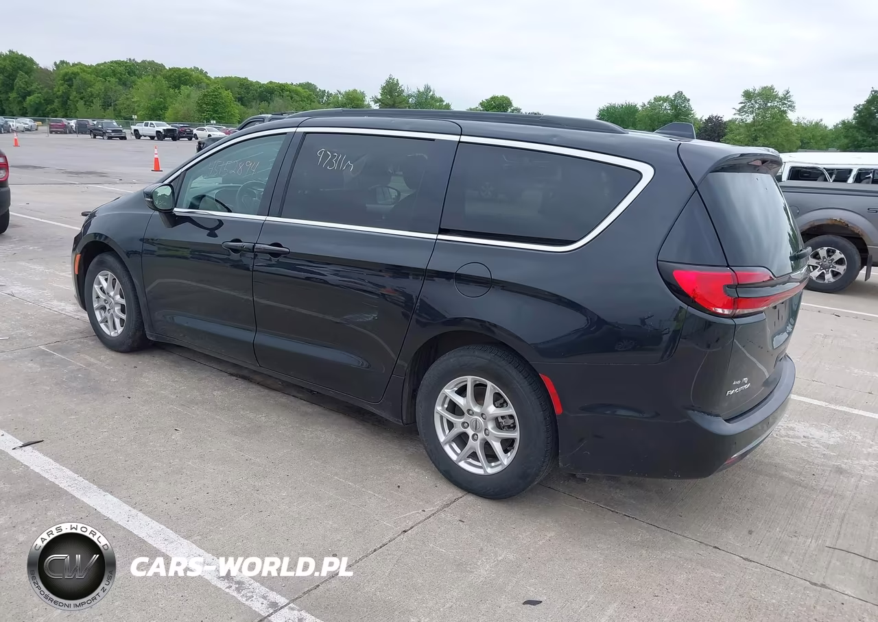 2022 Chrysler Pacifica Touring L VIN:2C4RC1BG7NR140445 - 3