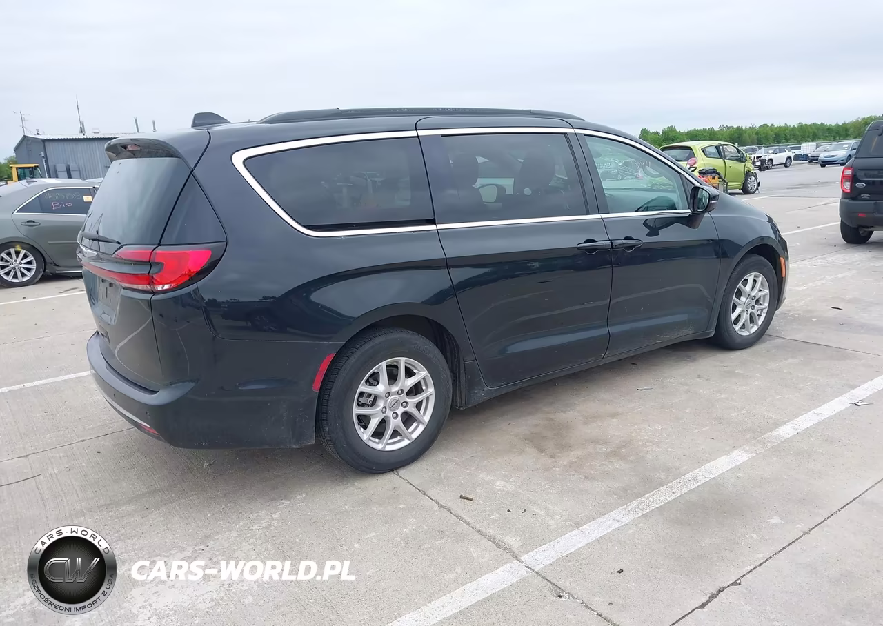 2022 Chrysler Pacifica Touring L VIN:2C4RC1BG7NR140445 - 4