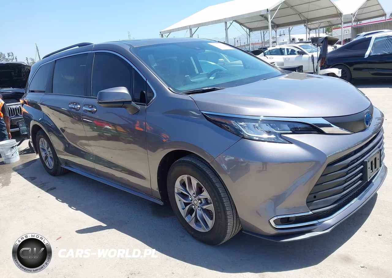 2021 Toyota Sienna Xle