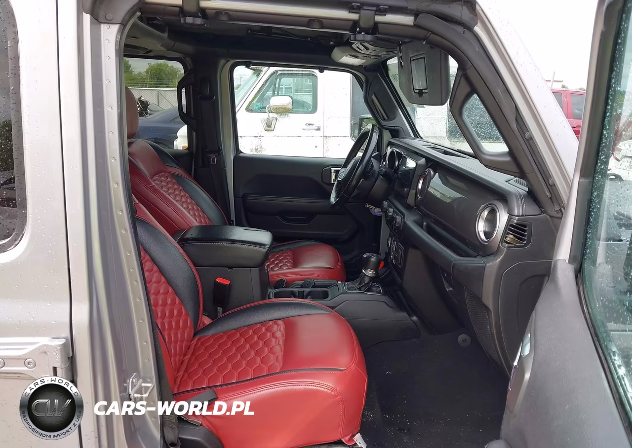 2021 Jeep Wrangler Unlimited Sahara 4X4 VIN:1C4HJXEN1MW653503 - 5