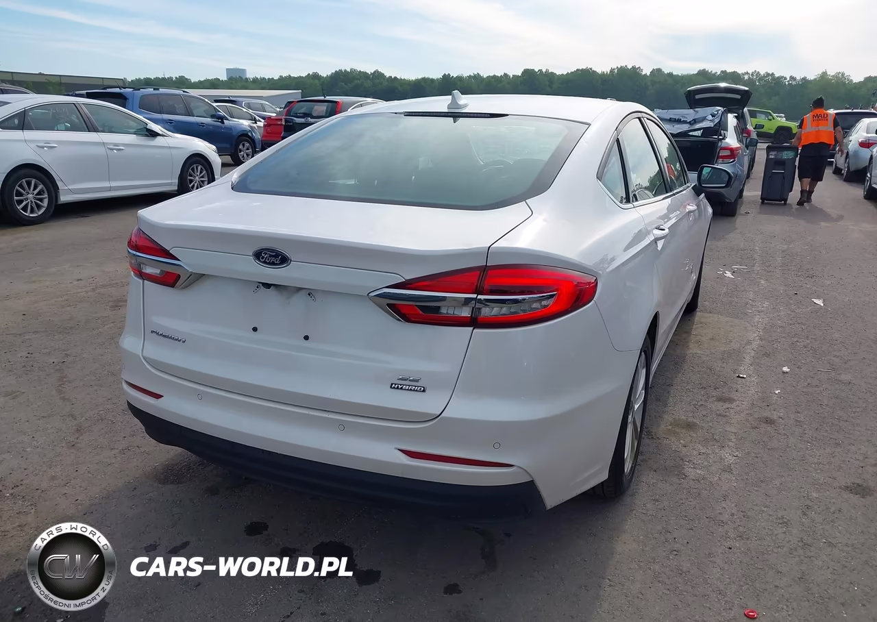 2020 Ford Fusion Hybrid Se VIN:3FA6P0LU6LR123610 - 4