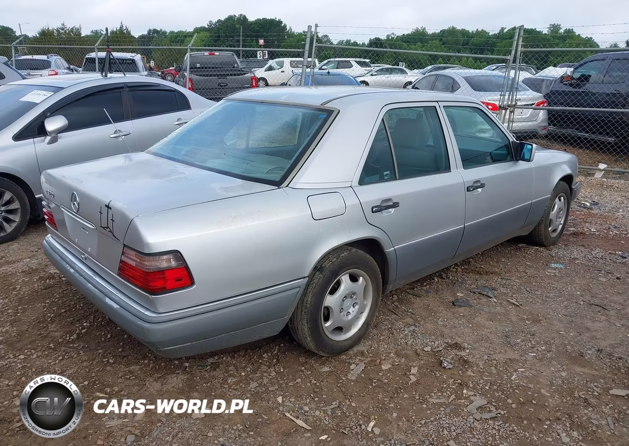 1995 Mercedes-Benz E 320 Base-320 Special VIN:WDBEA32E6SC263588 - 4