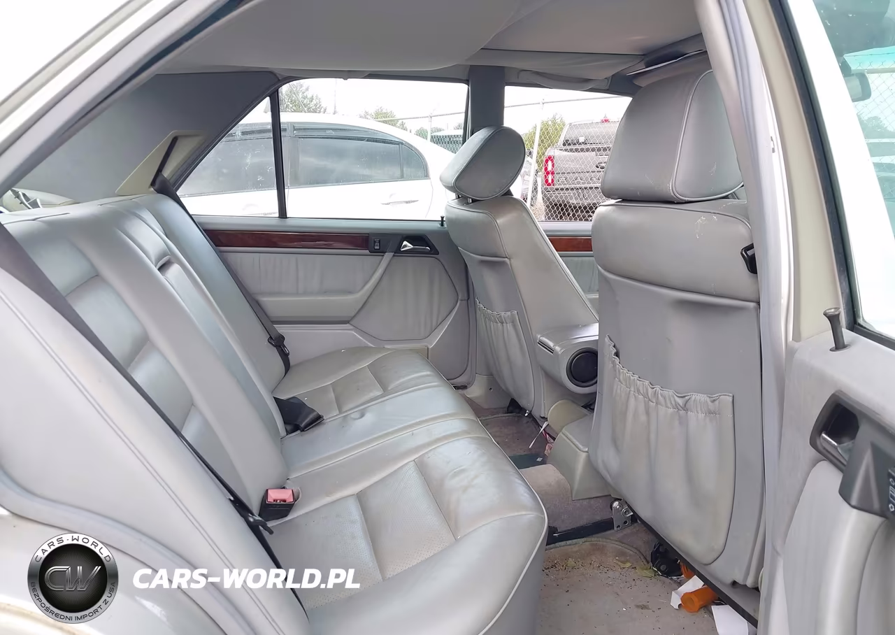 1995 Mercedes-Benz E 320 Base-320 Special VIN:WDBEA32E6SC263588 - 8