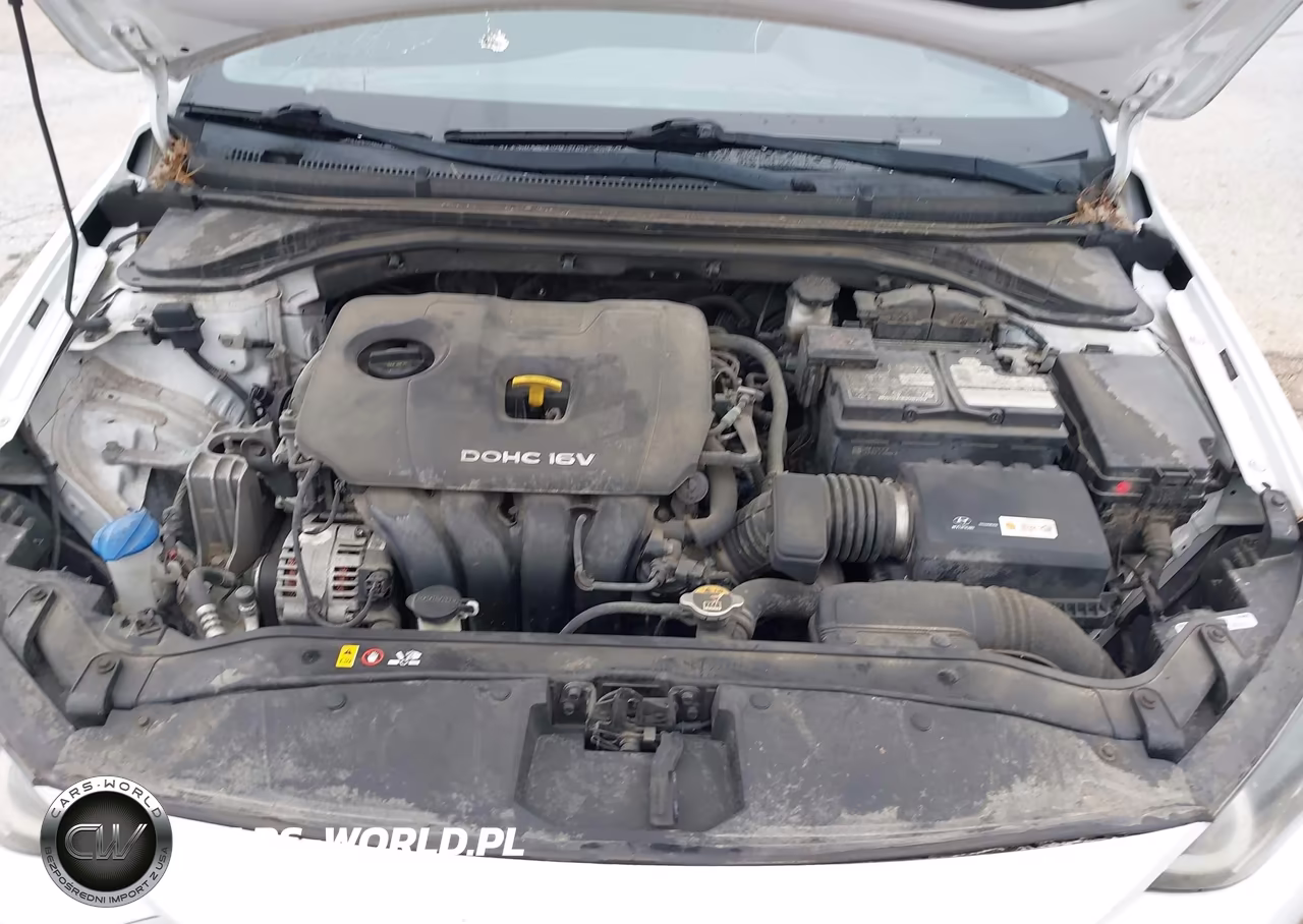 2018 Hyundai Elantra Sel VIN:5NPD84LF5JH339097 - 10