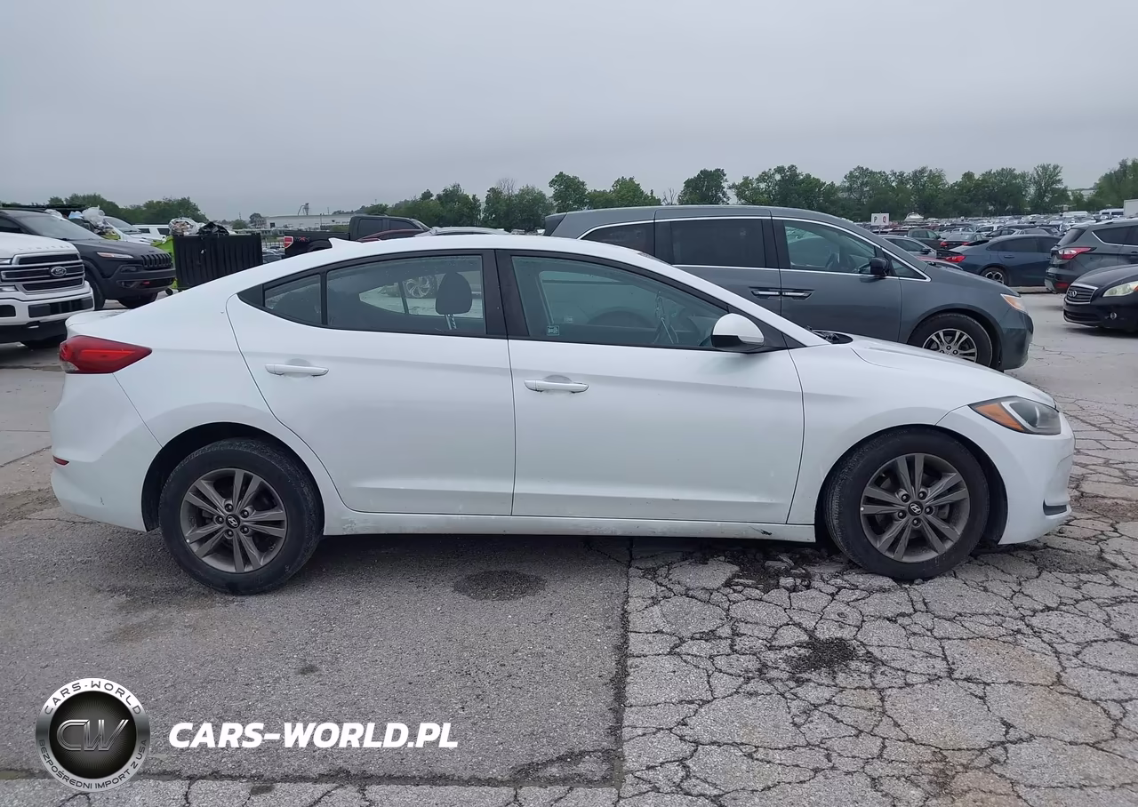 2018 Hyundai Elantra Sel VIN:5NPD84LF5JH339097 - 13