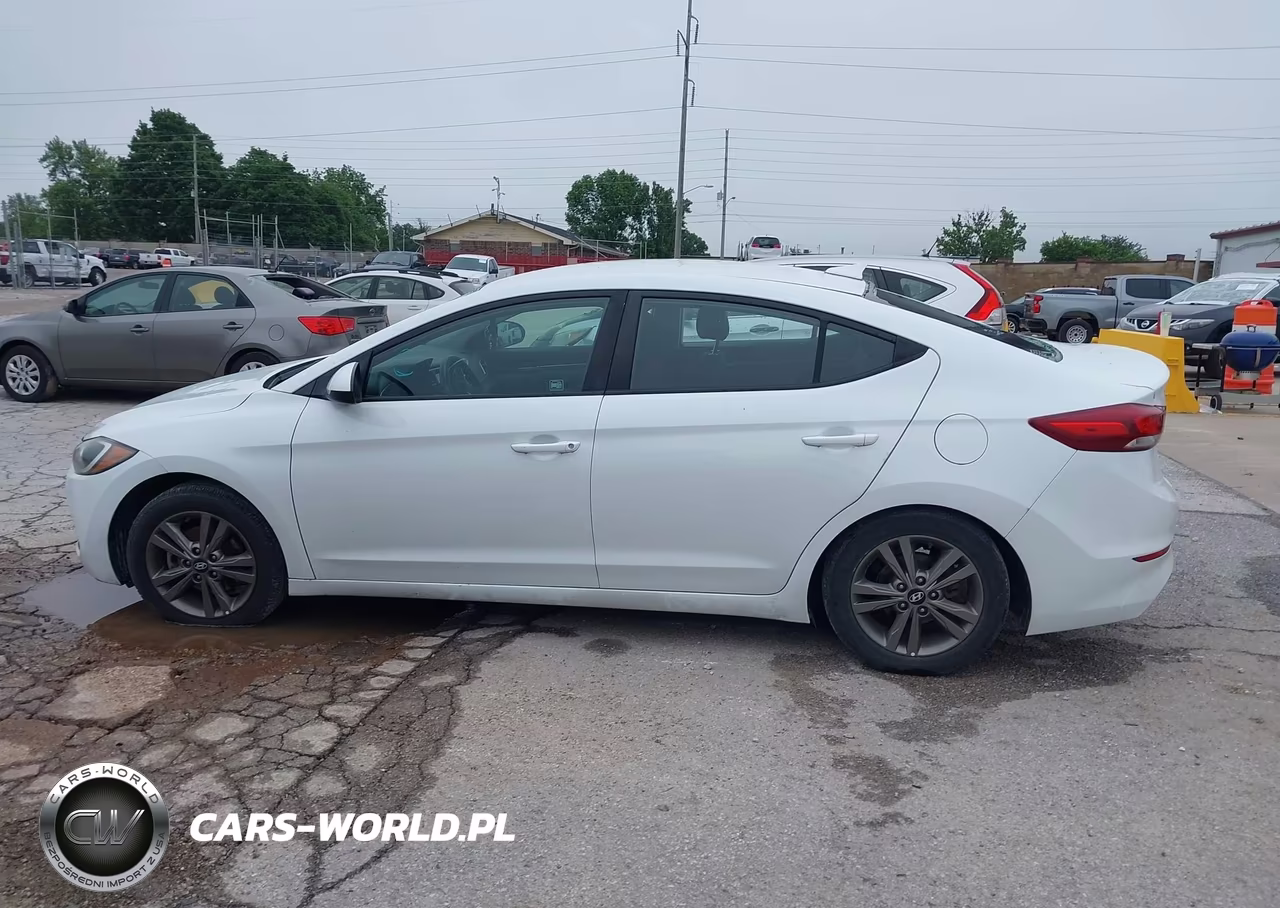 2018 Hyundai Elantra Sel VIN:5NPD84LF5JH339097 - 14