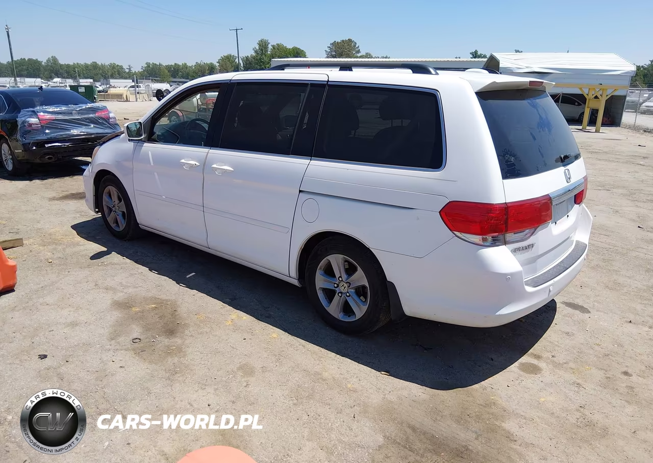2010 Honda Odyssey Touring VIN:5FNRL3H90AB037250 - 3