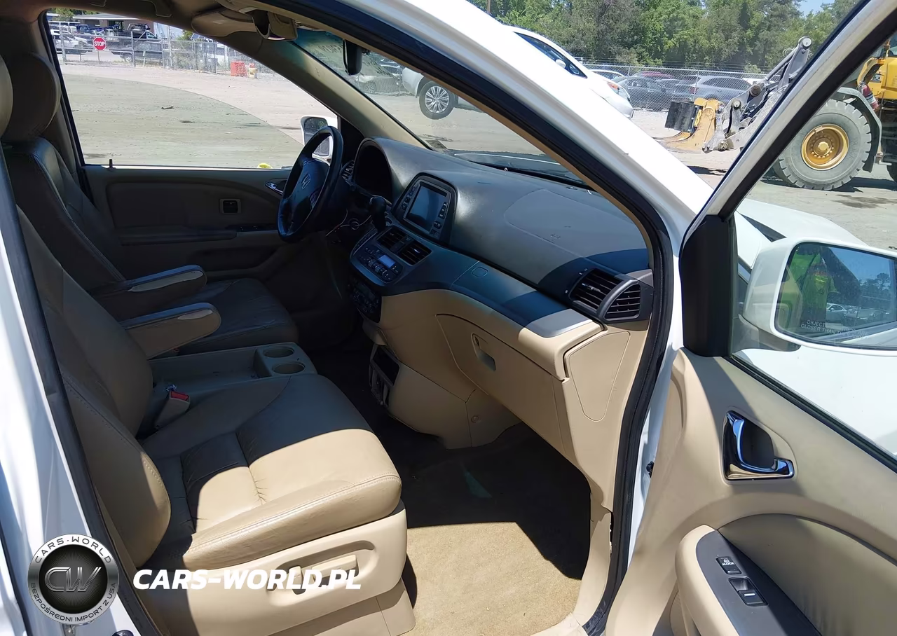2010 Honda Odyssey Touring VIN:5FNRL3H90AB037250 - 5
