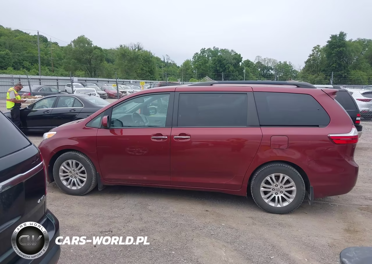 2015 Toyota Sienna Xle 8 Passenger VIN:5TDYK3DC4FS609083 - 14