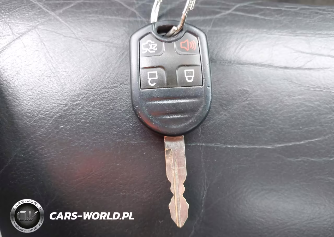 2014 Ford Mustang V6 Premium VIN:1ZVBP8AM2E5218808 - 11