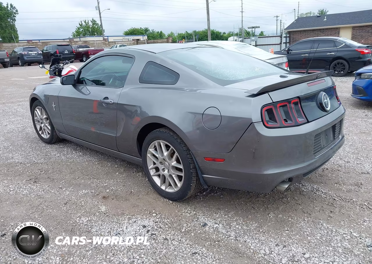 2014 Ford Mustang V6 Premium VIN:1ZVBP8AM2E5218808 - 3