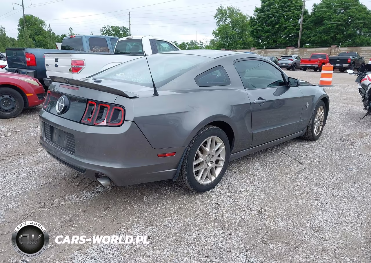 2014 Ford Mustang V6 Premium VIN:1ZVBP8AM2E5218808 - 4