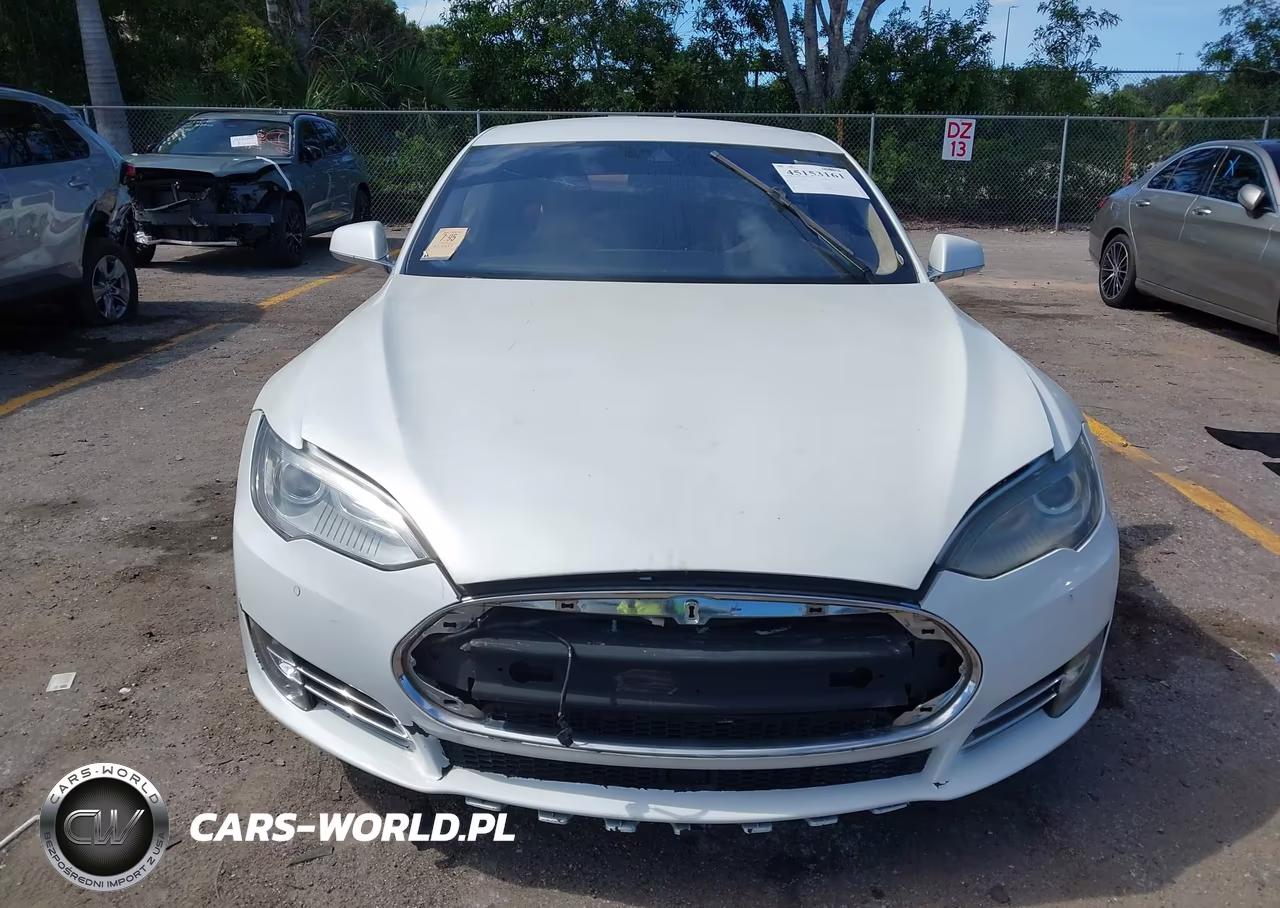 2015 Tesla Model S 60-70-85 VIN:5YJSA1E10FF106889 - 11