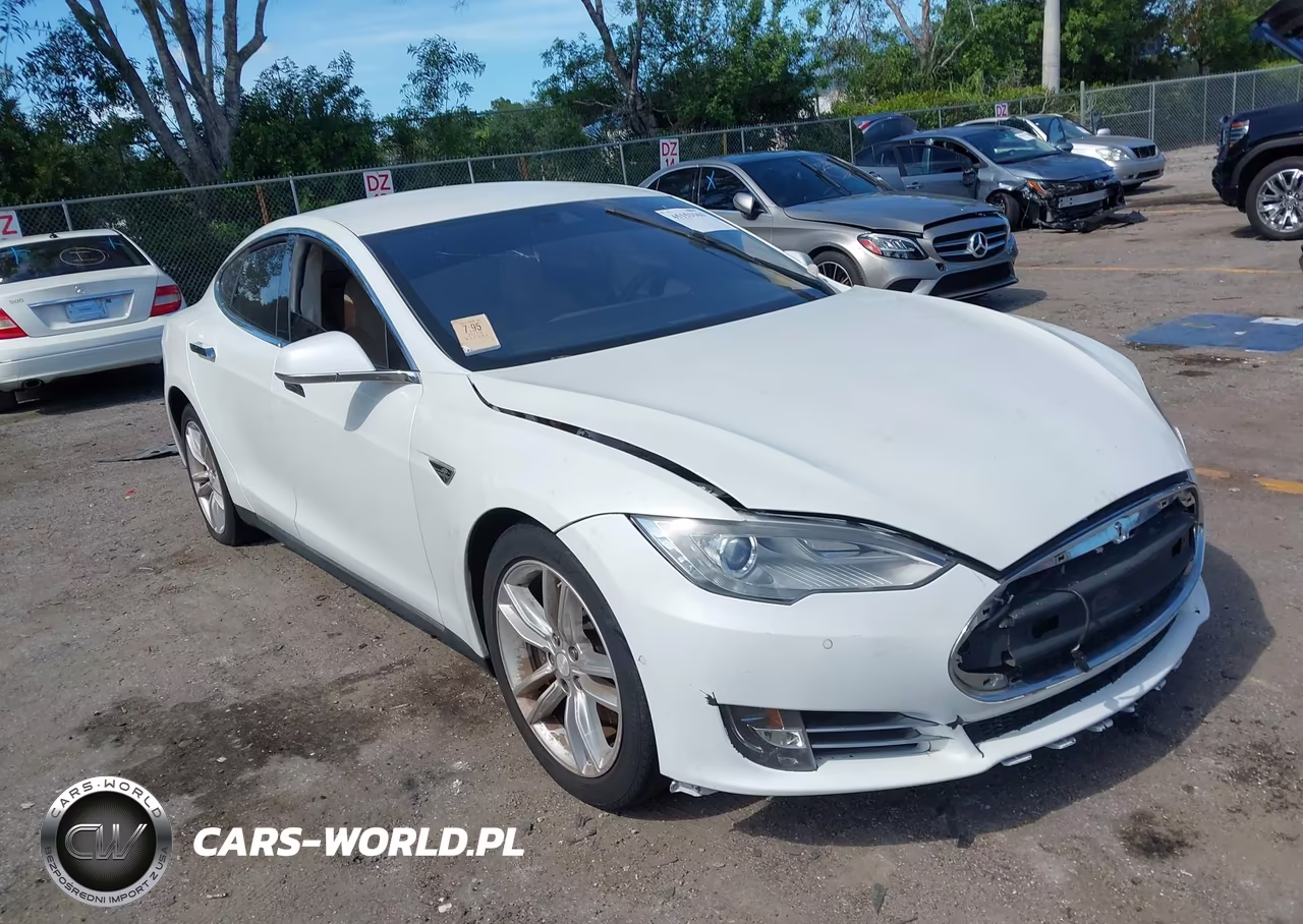 2015 Tesla Model S 60-70-85 VIN:5YJSA1E10FF106889 - 18