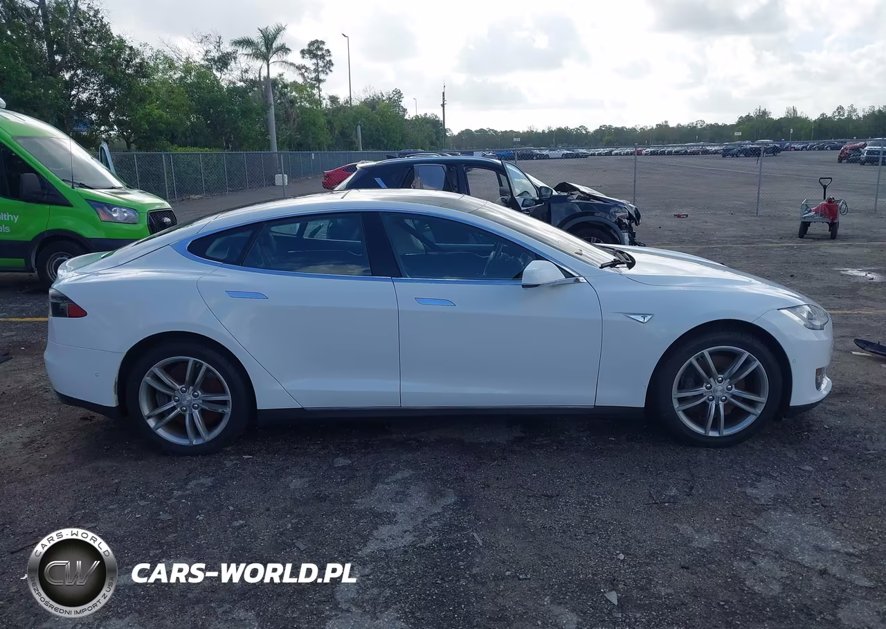 2014 Tesla Model S VIN:5YJSA1S16EFP52389 - 13