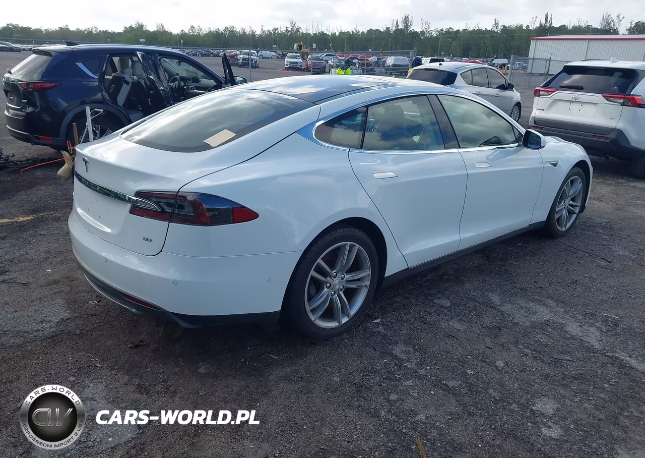 2014 Tesla Model S VIN:5YJSA1S16EFP52389 - 4