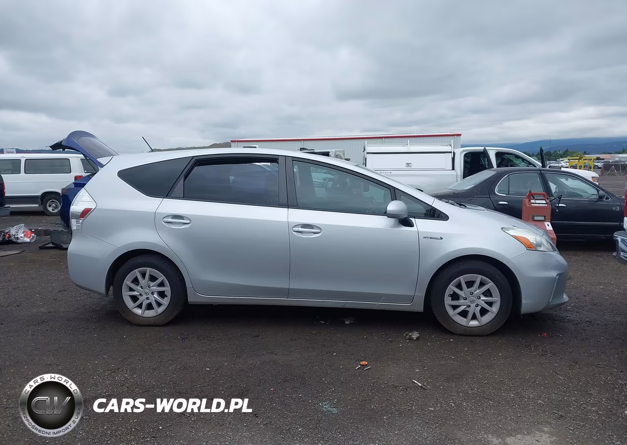 2013 Toyota Prius V Two VIN:JTDZN3EU7D3255299 - 14