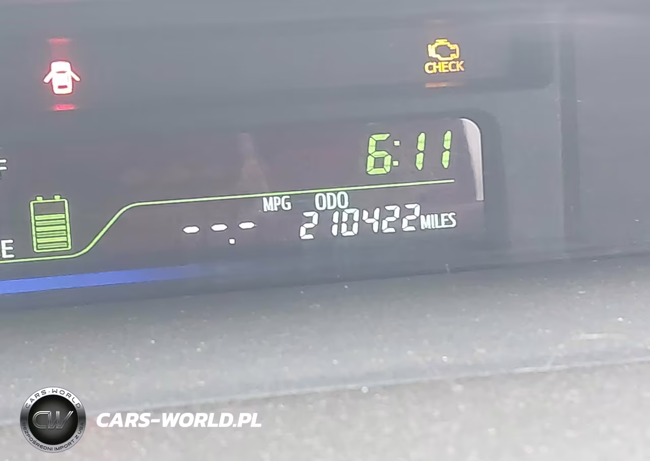 2013 Toyota Prius V Two VIN:JTDZN3EU7D3255299 - 16