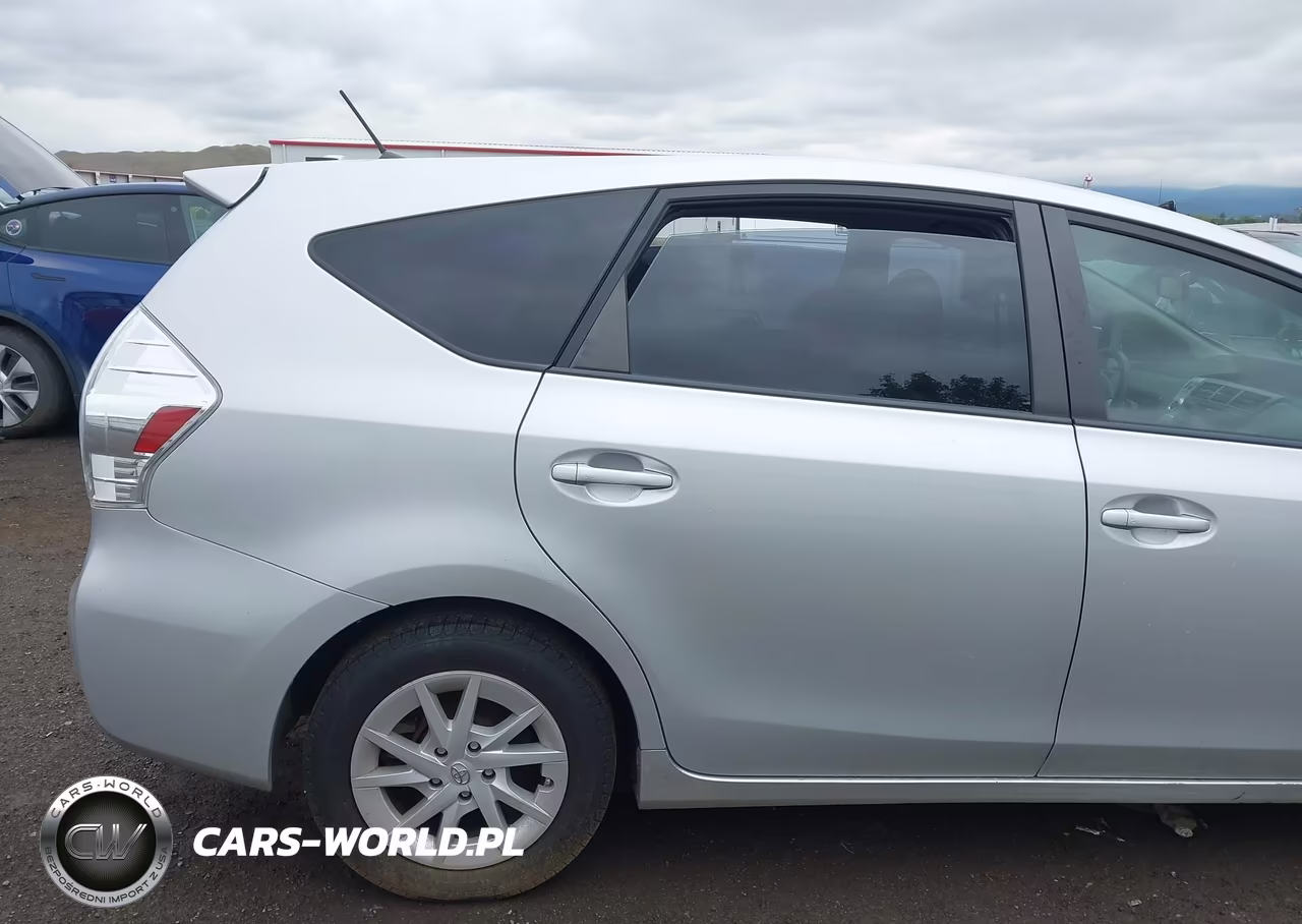 2013 Toyota Prius V Two VIN:JTDZN3EU7D3255299 - 20