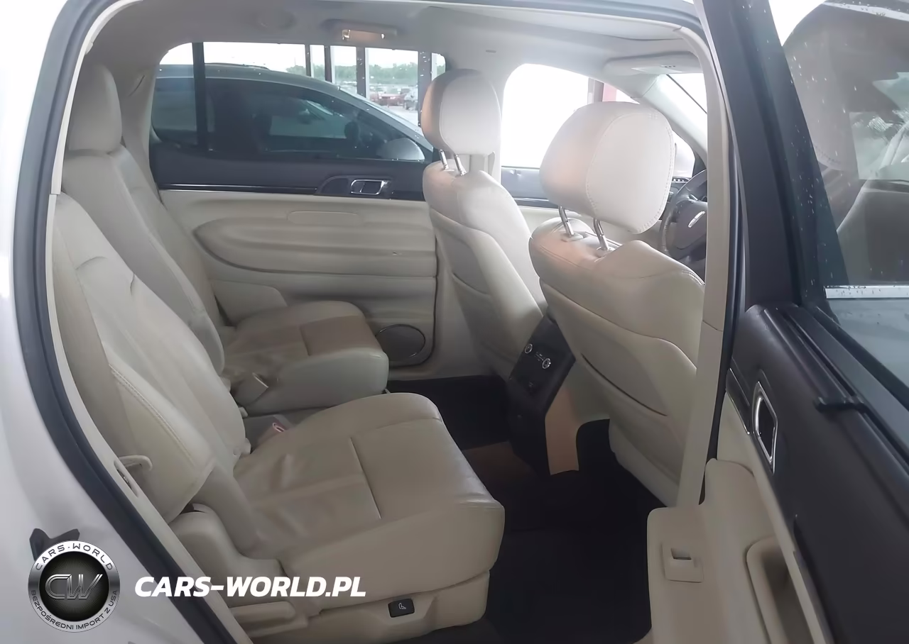 2019 Lincoln Mkt Reserve VIN:2LMHJ5ATXKBL00118 - 8