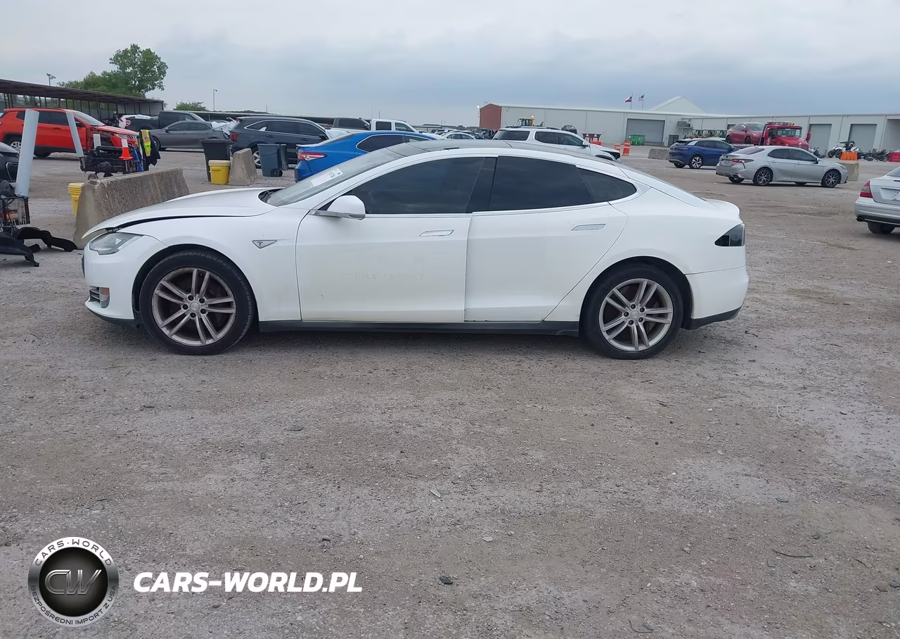 2014 Tesla Model S P85 VIN:5YJSA1H1XEFP32685 - 14