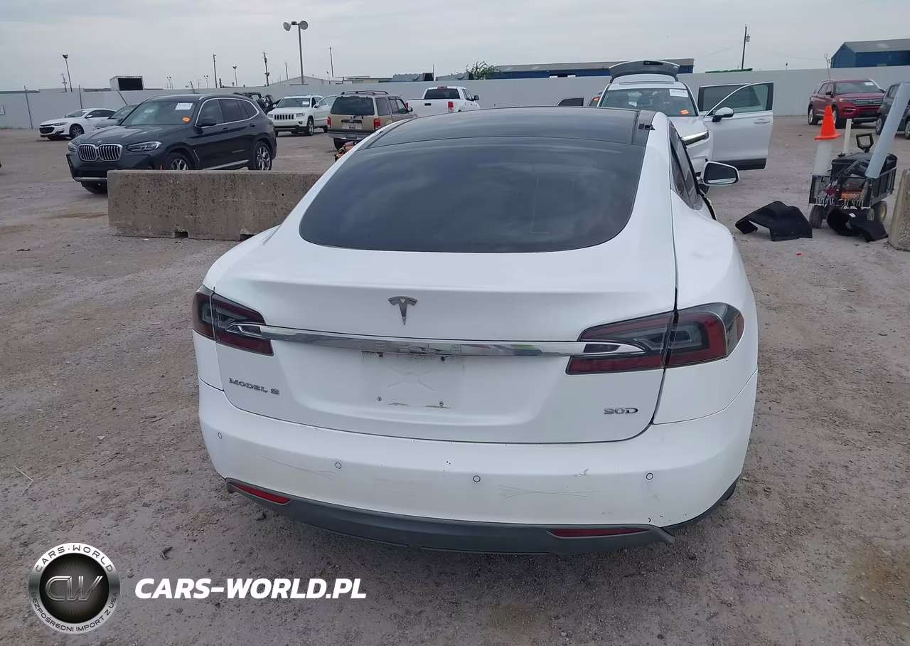 2014 Tesla Model S P85 VIN:5YJSA1H1XEFP32685 - 16