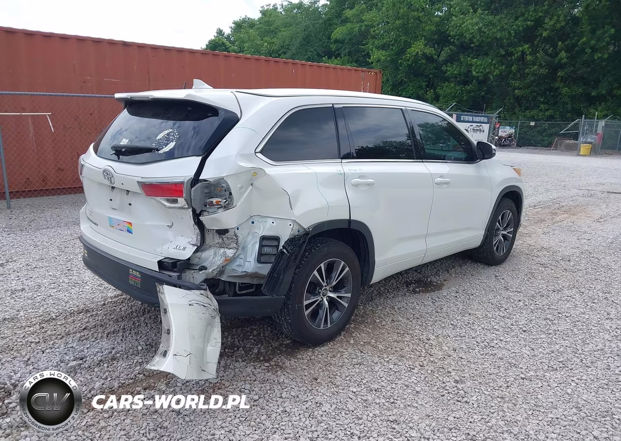 2016 Toyota Highlander Xle V6 VIN:5TDKKRFH2GS155435 - 4