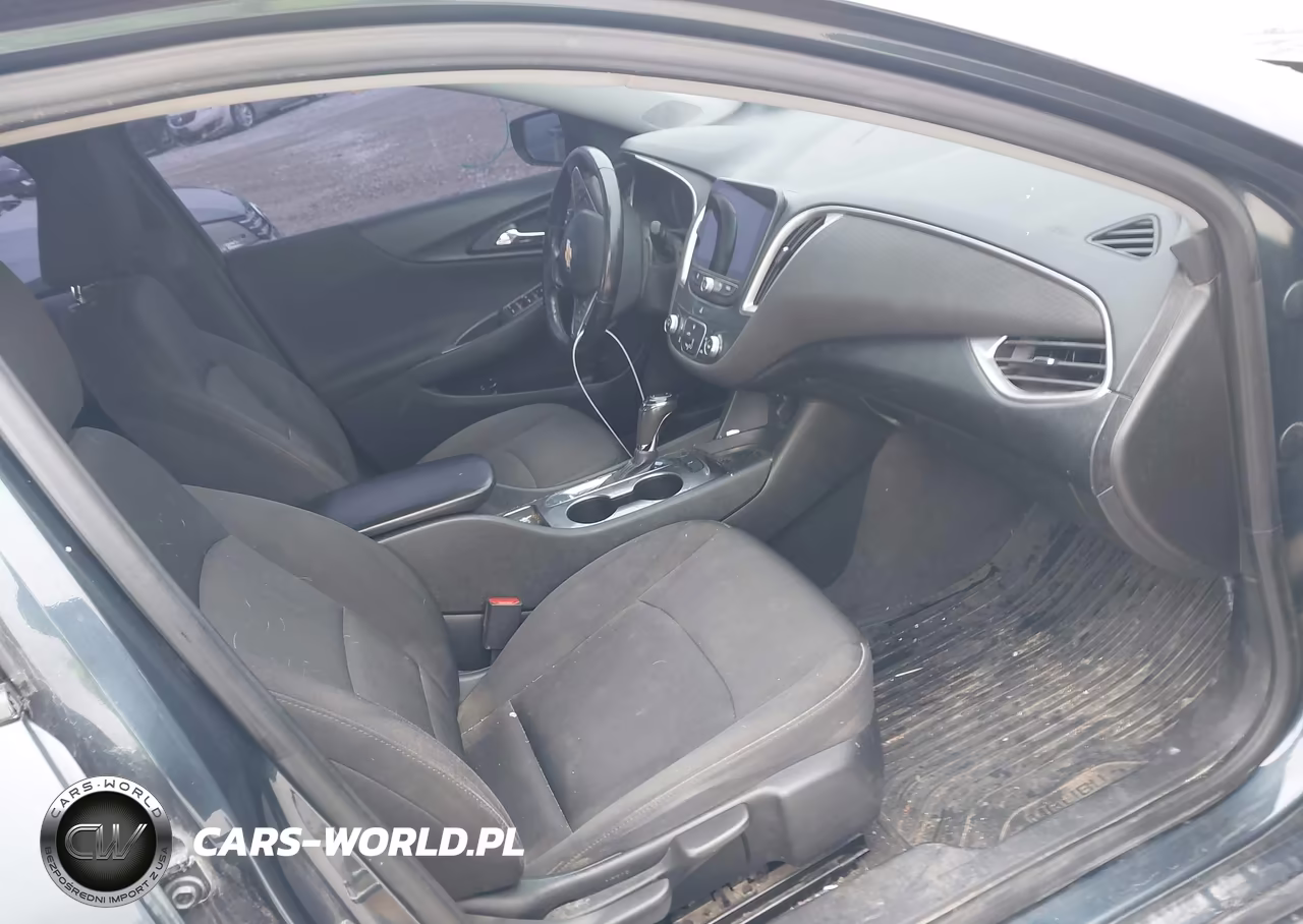 2019 Chevrolet Malibu Rs VIN:1G1ZG5ST1KF216505 - 5