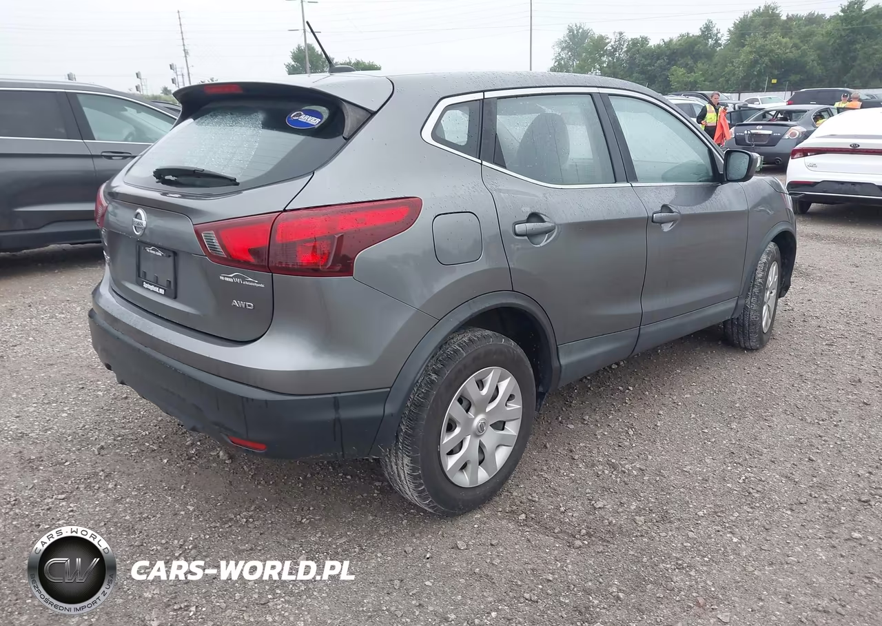 2018 Nissan Rogue Sport S VIN:JN1BJ1CR7JW250620 - 4