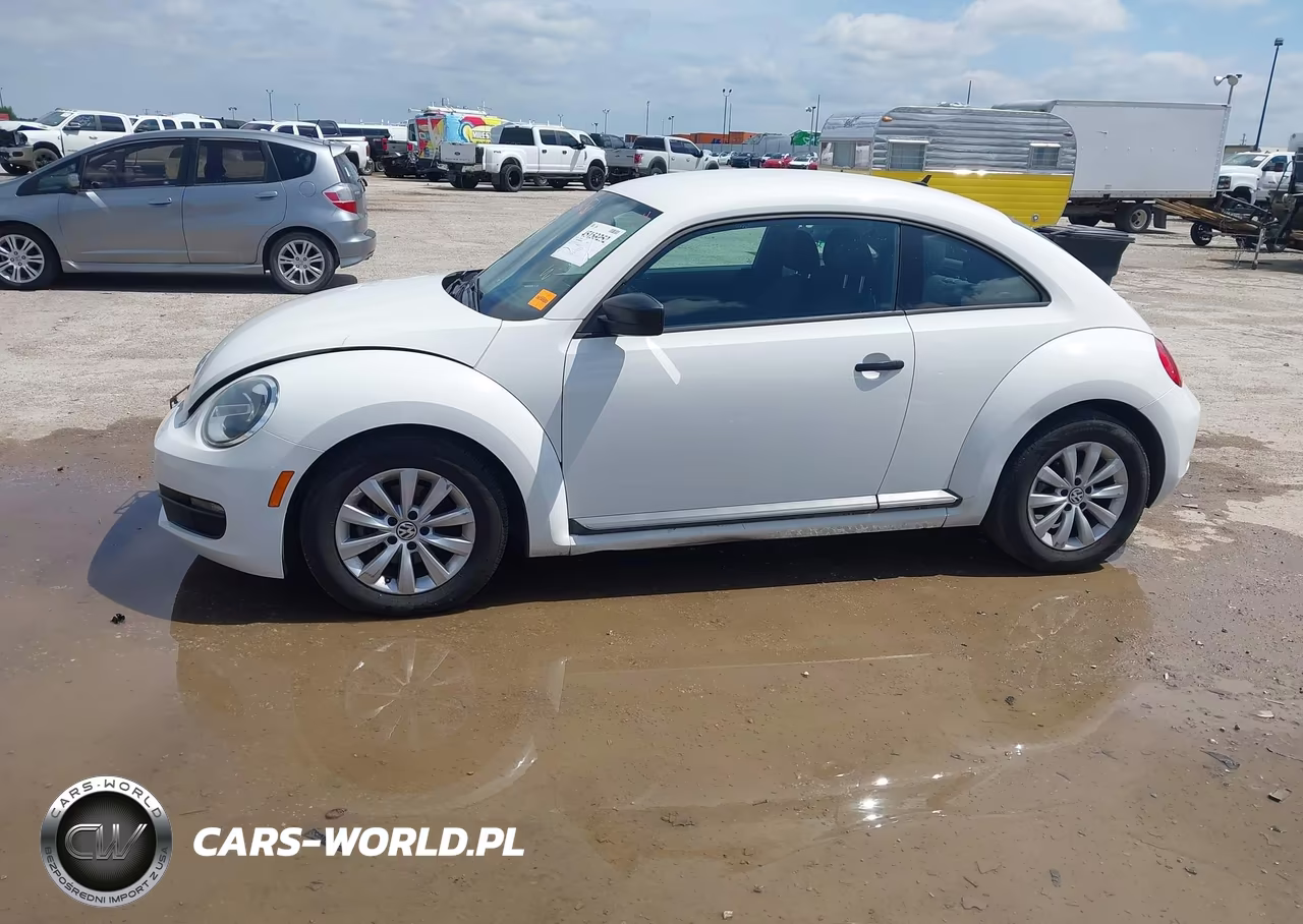 2013 Volkswagen Beetle 2.5L Entry VIN:3VWFP7AT8DM652260 - 14