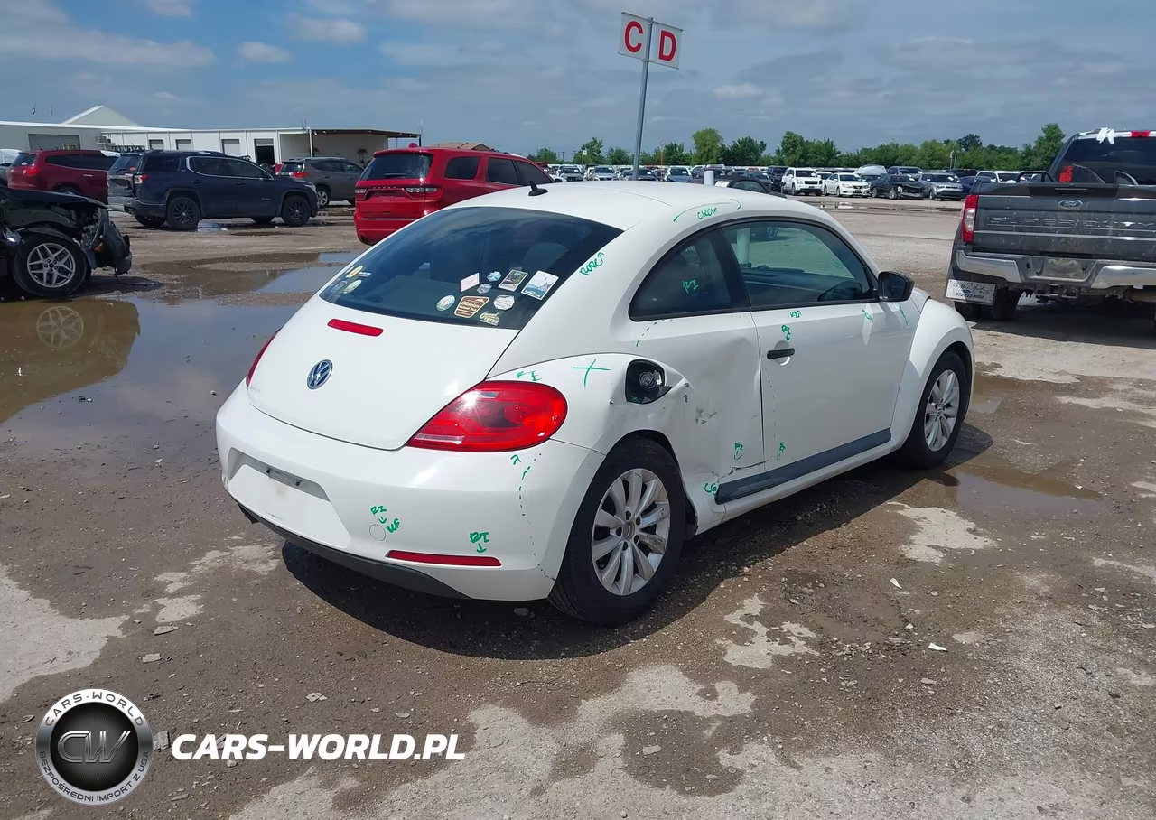 2013 Volkswagen Beetle 2.5L Entry VIN:3VWFP7AT8DM652260 - 4