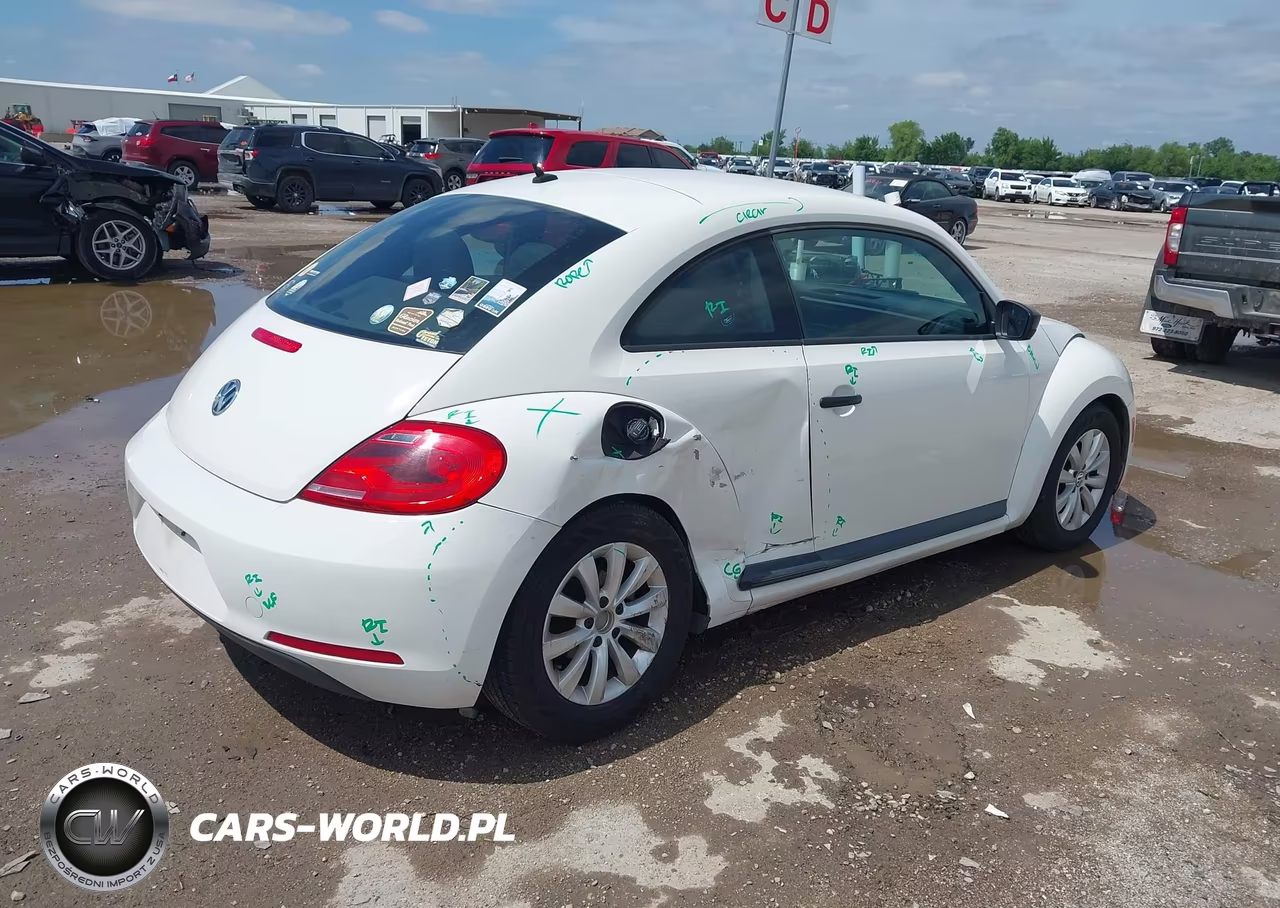 2013 Volkswagen Beetle 2.5L Entry VIN:3VWFP7AT8DM652260 - 6