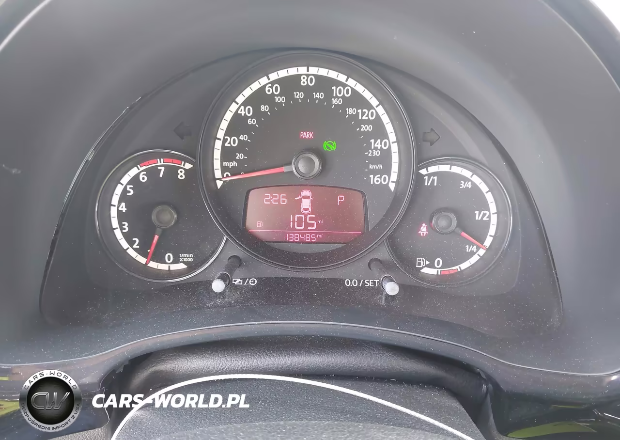 2013 Volkswagen Beetle 2.5L Entry VIN:3VWFP7AT8DM652260 - 7